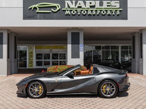 Used 2022 Ferrari 812 GTS RWD image 33