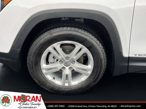 Certified 2024 GMC Terrain SLE w/ Driver Convenience Package AWD/4WD image 11