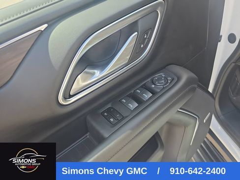Used 2024 Chevrolet Suburban LT RWD image 16