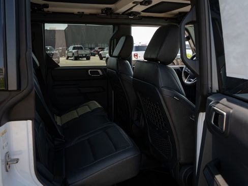 New 2026 Ford Bronco Badlands w/ Sasquatch Package AWD/4WD image 33