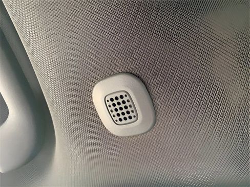 Used 2025 Jeep Grand Cherokee Limited image 40