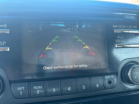 Used 2013 Nissan Titan SV w/ SV Premium Utility Pkg AWD/4WD image 15