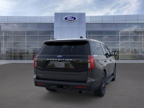 New 2025 Ford Expedition Active image 8