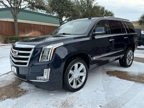 Used 2019 Cadillac Escalade Premium Luxury image 12