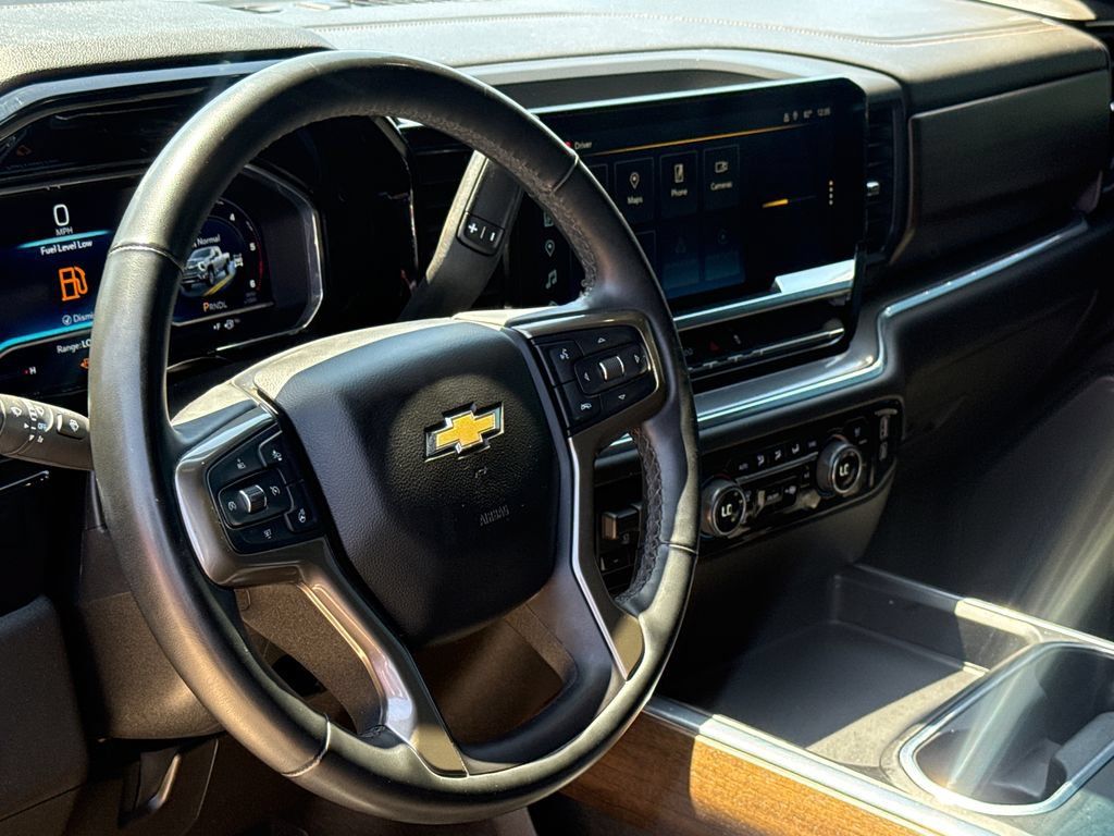 Used 2024 Chevrolet Silverado 3500 High Country w/ High Country Premium Package AWD/4WD image 19