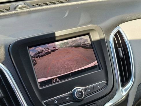 Used 2024 Chevrolet Equinox LS FWD image 23