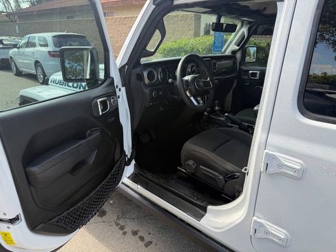 Used 2023 Jeep Wrangler Unlimited Rubicon 4xe AWD/4WD image 18