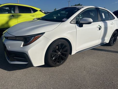 Used 2021 Toyota Corolla XSE image 9