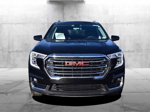 Used 2024 GMC Terrain SLT image 4