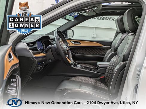 Used 2023 Jeep Grand Cherokee Summit AWD/4WD image 4
