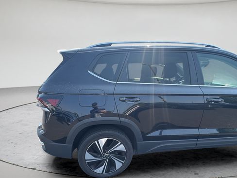 Used 2025 Volkswagen Taos SE AWD/4WD image 20