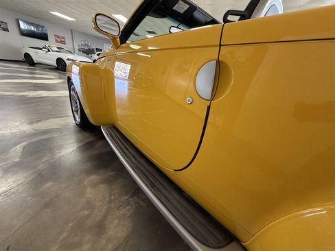 Used 2004 Chevrolet SSR w/ Preferred Equipment Group RWD image 22