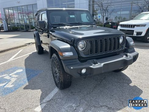 Used 2024 Jeep Wrangler Sport S image 7