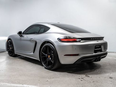 Used 2024 Porsche 718 Cayman RWD image 3