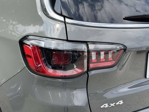 Used 2023 Jeep Compass Limited AWD/4WD image 9
