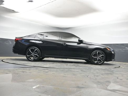 Used 2023 Nissan Altima 2.5 SR image 33