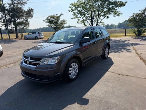 Used 2015 Dodge Journey American Value Package FWD image 2
