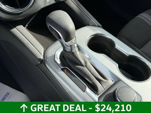 Used 2025 Chevrolet Blazer LT FWD image 31