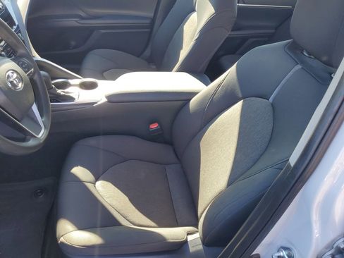 Used 2023 Toyota Camry LE image 9
