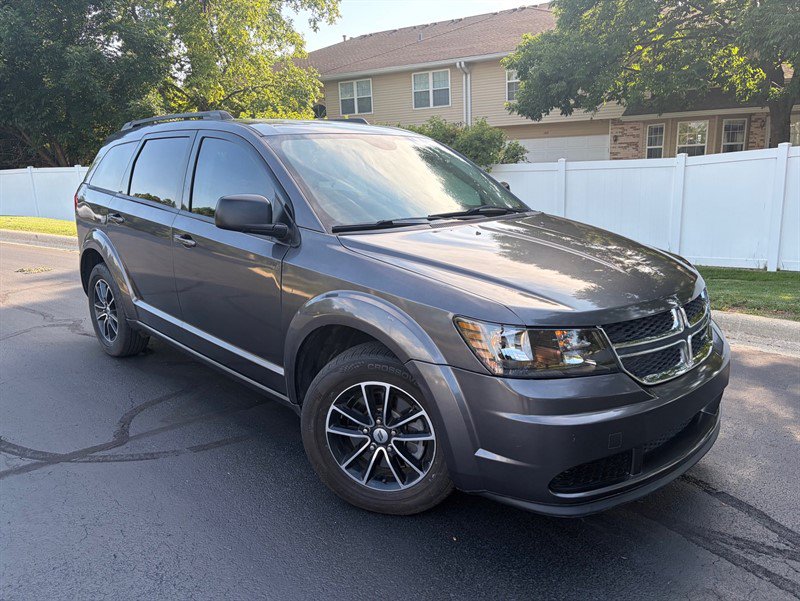 Used 2018 Dodge Journey SE FWD image 2