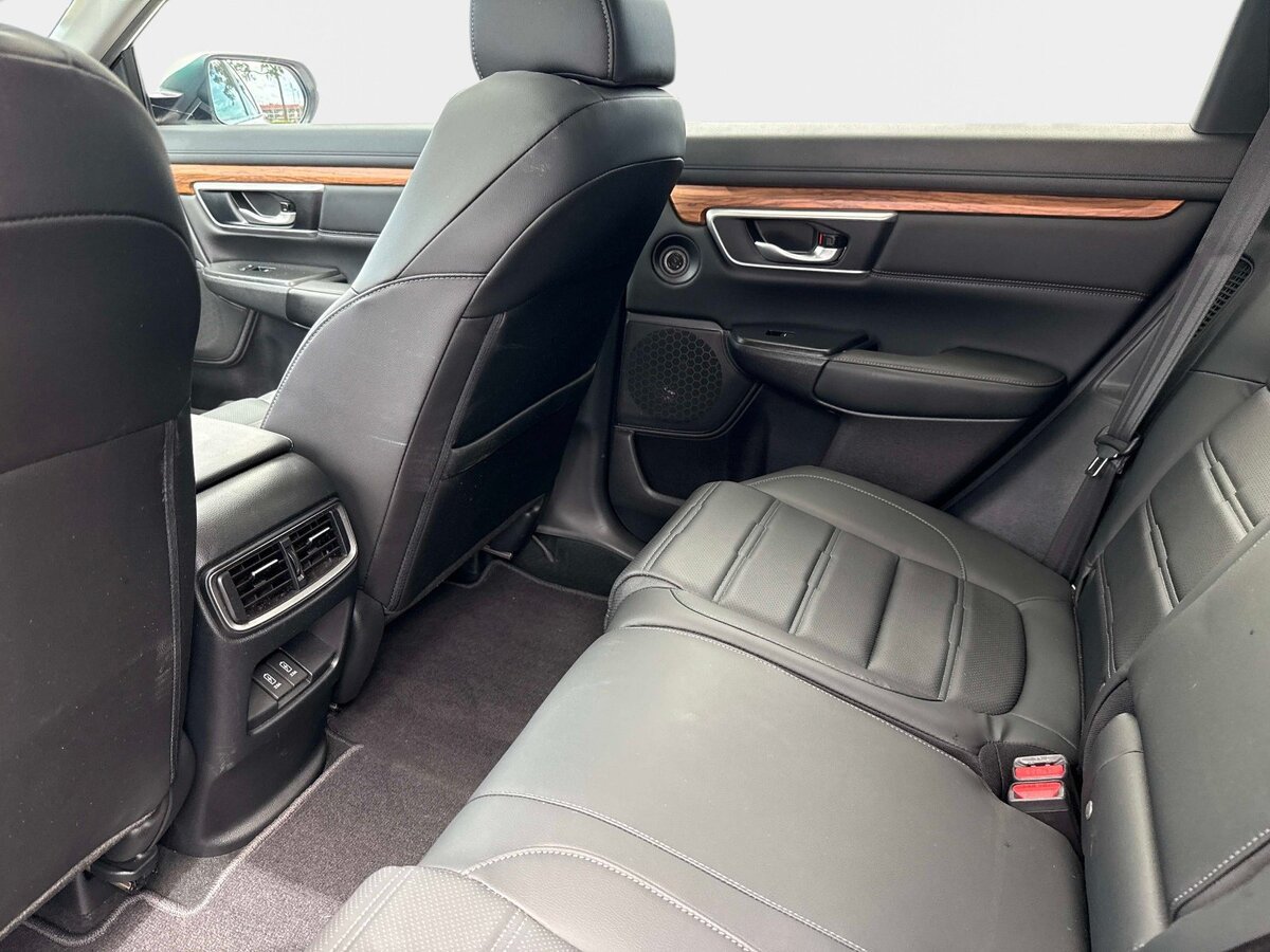 Used 2020 Honda CR-V Touring image 14