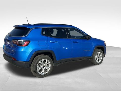 Used 2025 Jeep Compass Latitude image 42