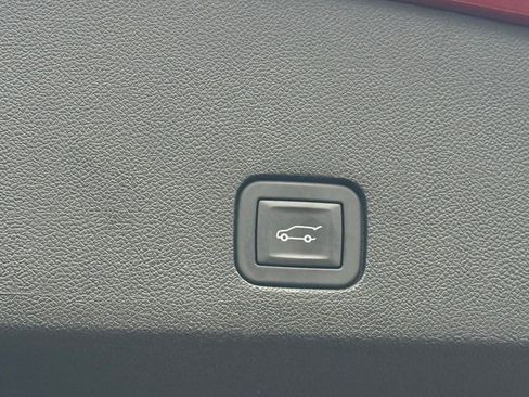 Used 2025 Cadillac XT6 Sport w/ LPO, Floor Liner Package image 29