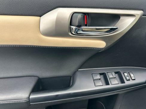 Used 2017 Lexus CT 200h image 11