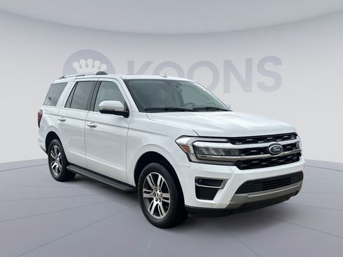 Used 2024 Ford Expedition Limited AWD/4WD image 2