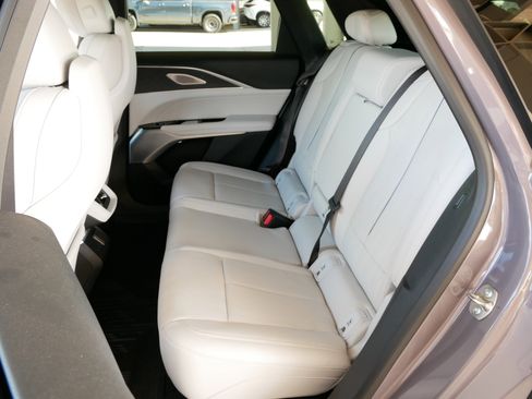 Used 2025 Cadillac Lyriq Luxury image 20