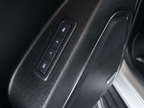 Used 2019 Chevrolet Tahoe LT image 46