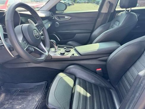Used 2018 Alfa Romeo Giulia Ti Sport w/ Quick Order Package 22S Sport AWD/4WD image 6