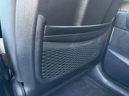 Used 2023 Kia Sorento LX image 41