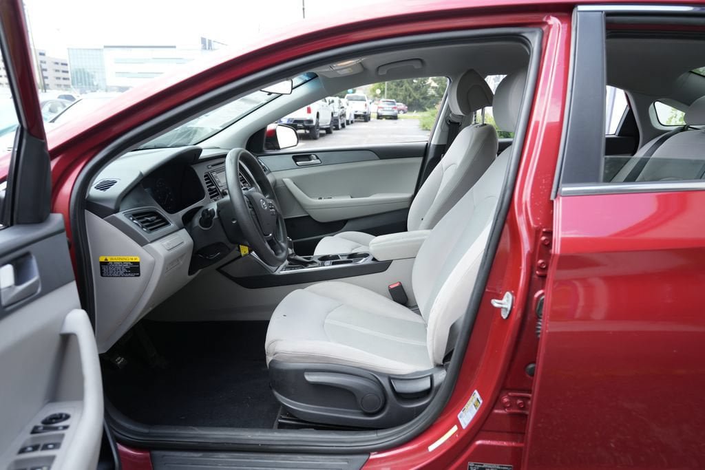 Used 2017 Hyundai Sonata SE FWD image 15