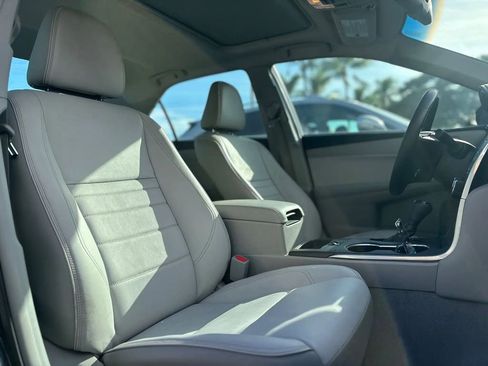 Used 2015 Toyota Camry XLE image 9