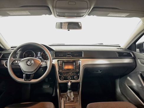 Used 2018 Volkswagen Passat 2.0T S FWD image 12