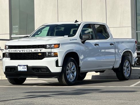 Used 2021 Chevrolet Silverado 1500 Custom image 1