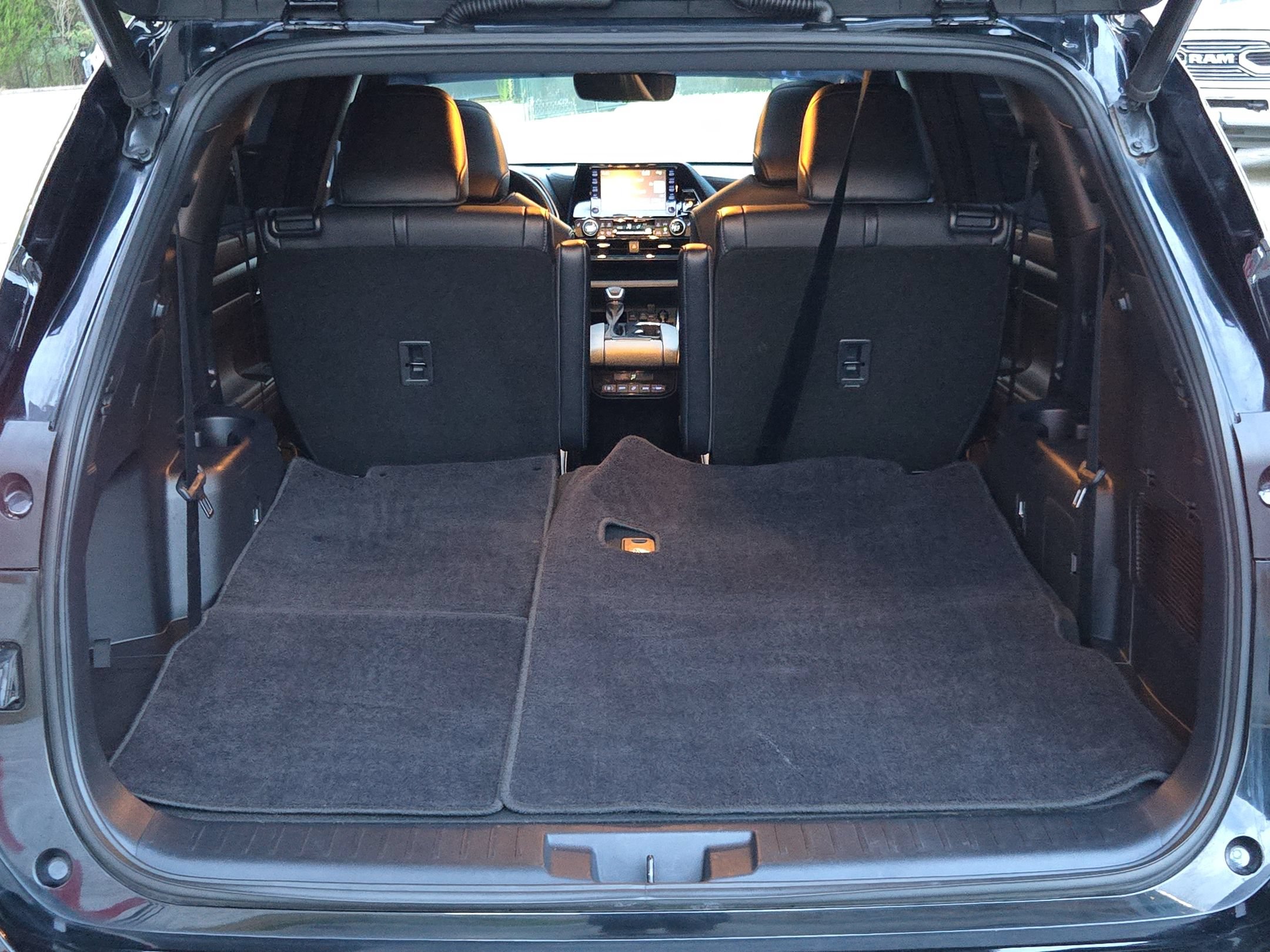 Used 2021 Toyota Highlander XSE FWD image 18