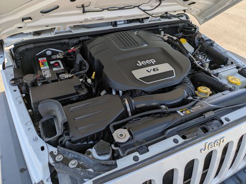 Used 2018 Jeep Wrangler Unlimited Sport S image 29