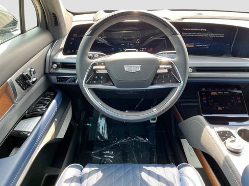 New 2026 Cadillac Vistiq Premium Luxury w/ LPO, Floor Liner Package AWD/4WD image 23