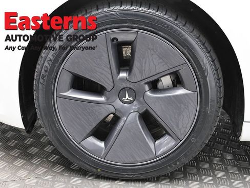 Used 2023 Tesla Model 3 Standard Range image 29