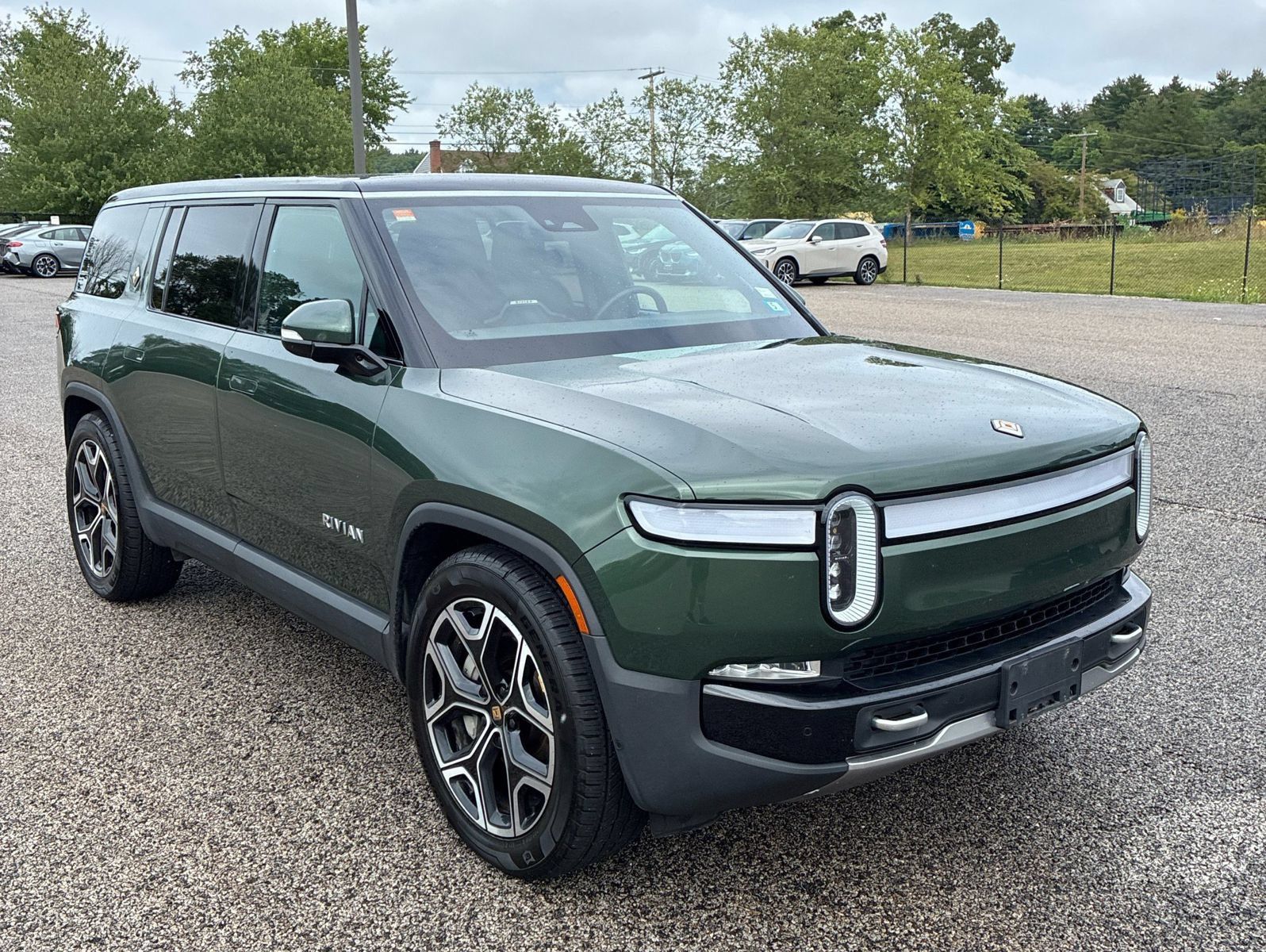 Used 2024 Rivian R1S Adventure Dual AWD/4WD image 4