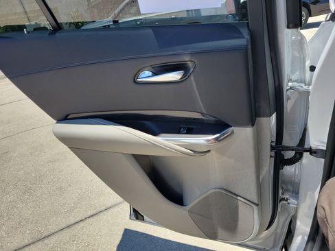 Used 2020 Cadillac XT4 Premium Luxury w/ Enhanced Visibility Package FWD image 16