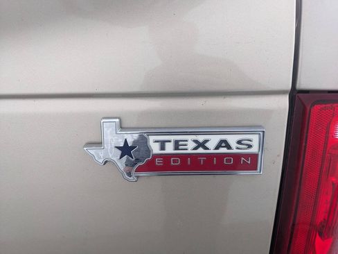 Used 2017 Ford F150 XLT w/ Equipment Group 302A Luxury AWD/4WD image 16