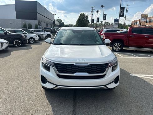 Certified 2023 Kia Seltos LX AWD/4WD image 2