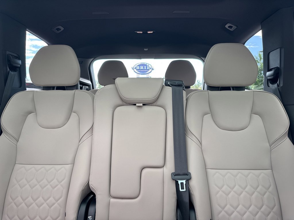 New 2026 Volvo XC90 T8 Plus w/ Protection Package AWD/4WD image 18