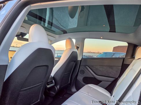 Used 2023 Tesla Model Y Long Range image 14