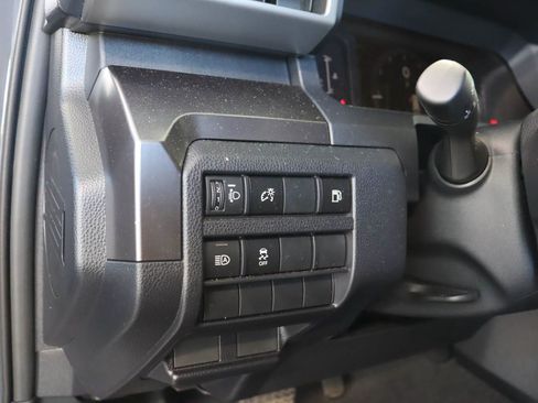 Used 2025 Toyota 4Runner SR5 AWD/4WD image 13