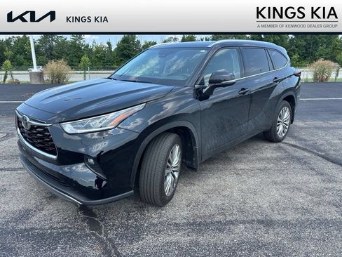 Used 2024 Toyota Highlander Platinum AWD/4WD image 5
