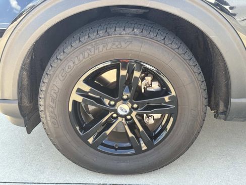 Used 2023 Ford Explorer 4WD image 4